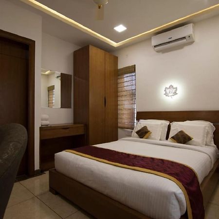 Crystal Inn จิกมากาลูร์ ภายนอก รูปภาพ