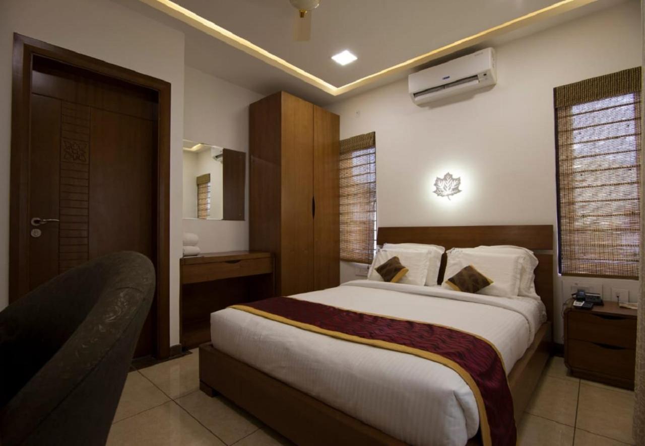 Crystal Inn จิกมากาลูร์ ภายนอก รูปภาพ