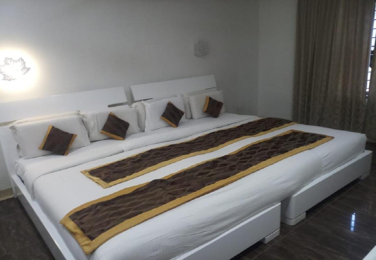 Crystal Inn จิกมากาลูร์ ภายนอก รูปภาพ